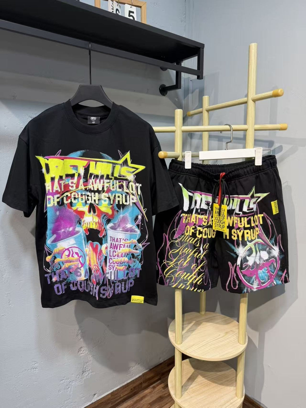 THAT'S A AWFUL LOT OF COUGH SYRUP Colorful Bottle Graphic Short-Sleeve Set ¡ª front