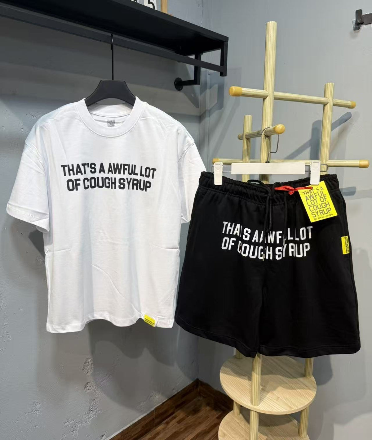 THAT'S A AWFUL LOT OF COUGH SYRUP Short-Sleeve Set ¡ª front