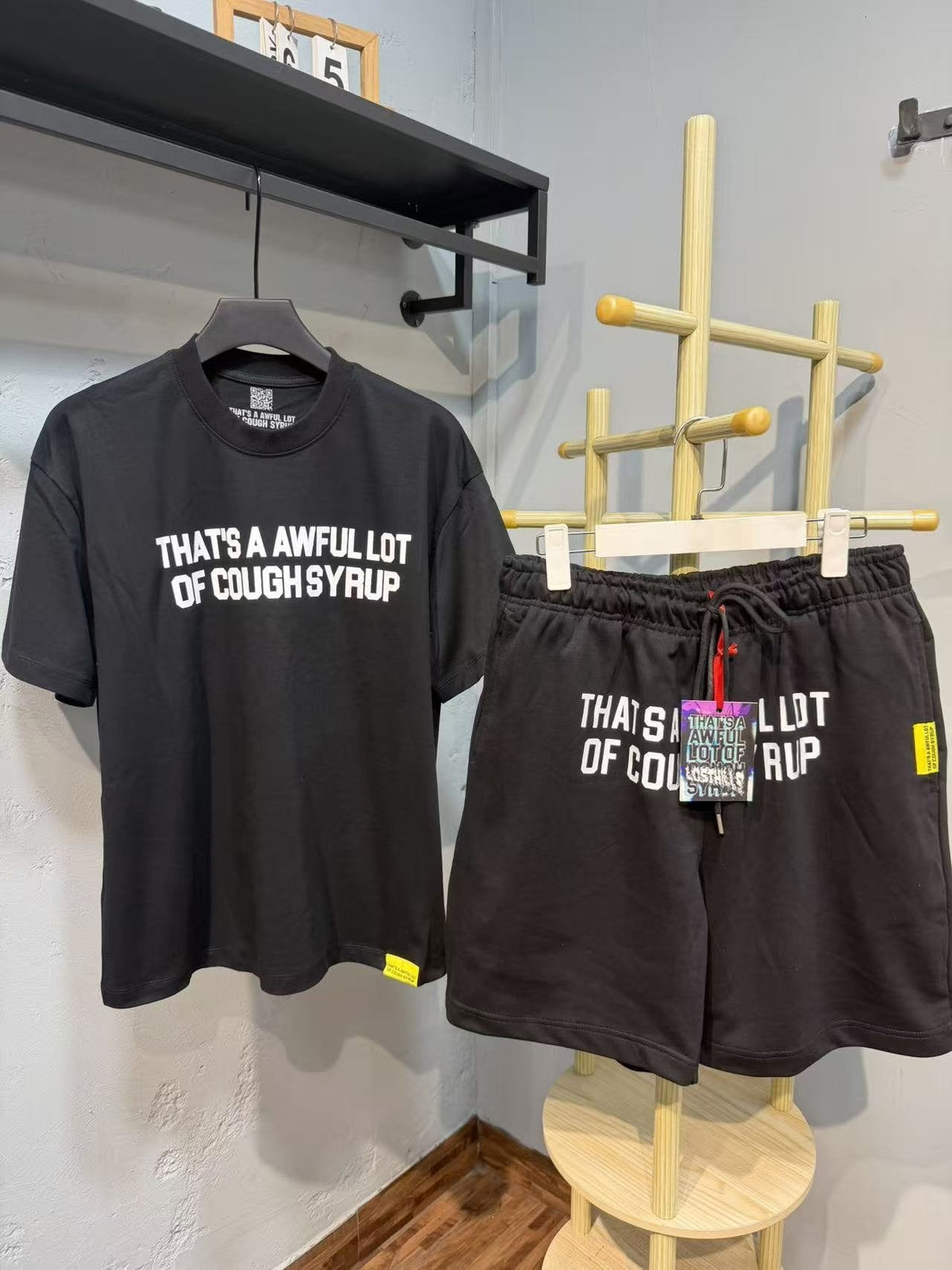 THAT'S A AWFUL LOT OF COUGH SYRUP Short-Sleeve Set ¡ª front